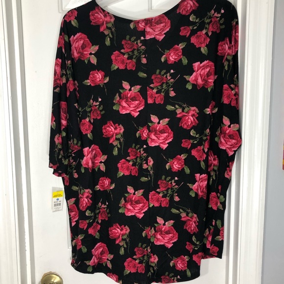 soft black with pink red green rose print knit top - Picture 7 of 8